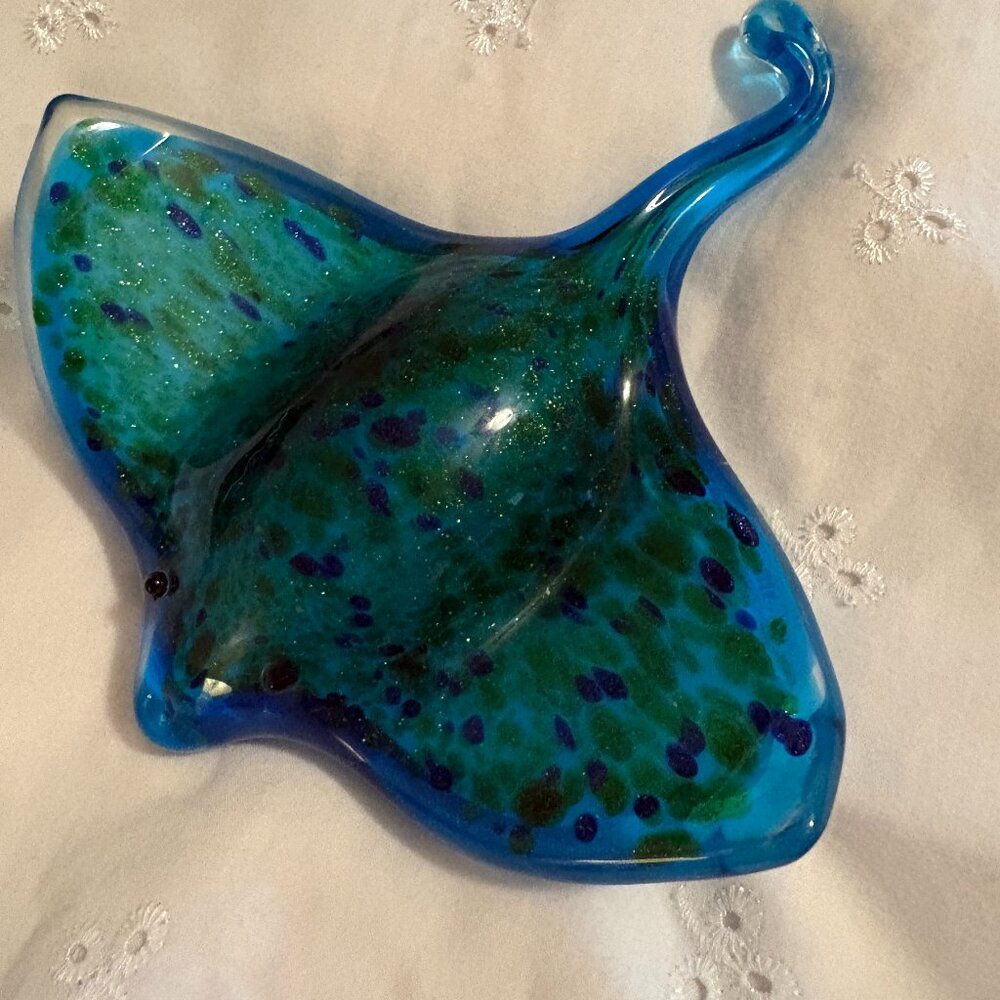 Heavy Art Glass Turquoise Blue Spotted Sparkle Sting Ray Coastal Life Display